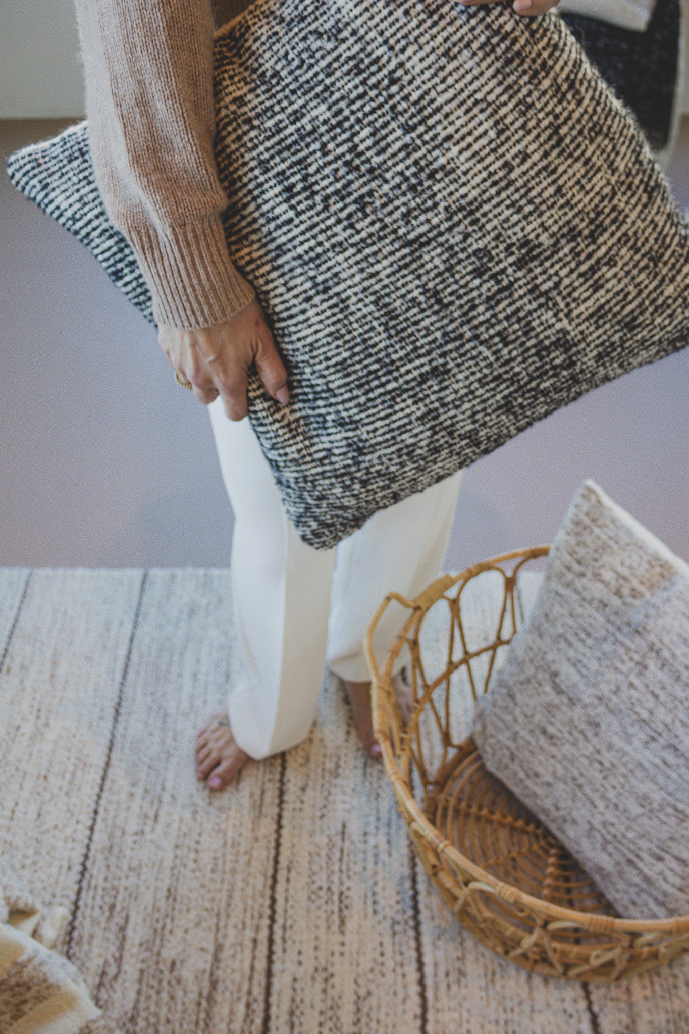 TEXTURA PILLOW - NATURAL/BLACK