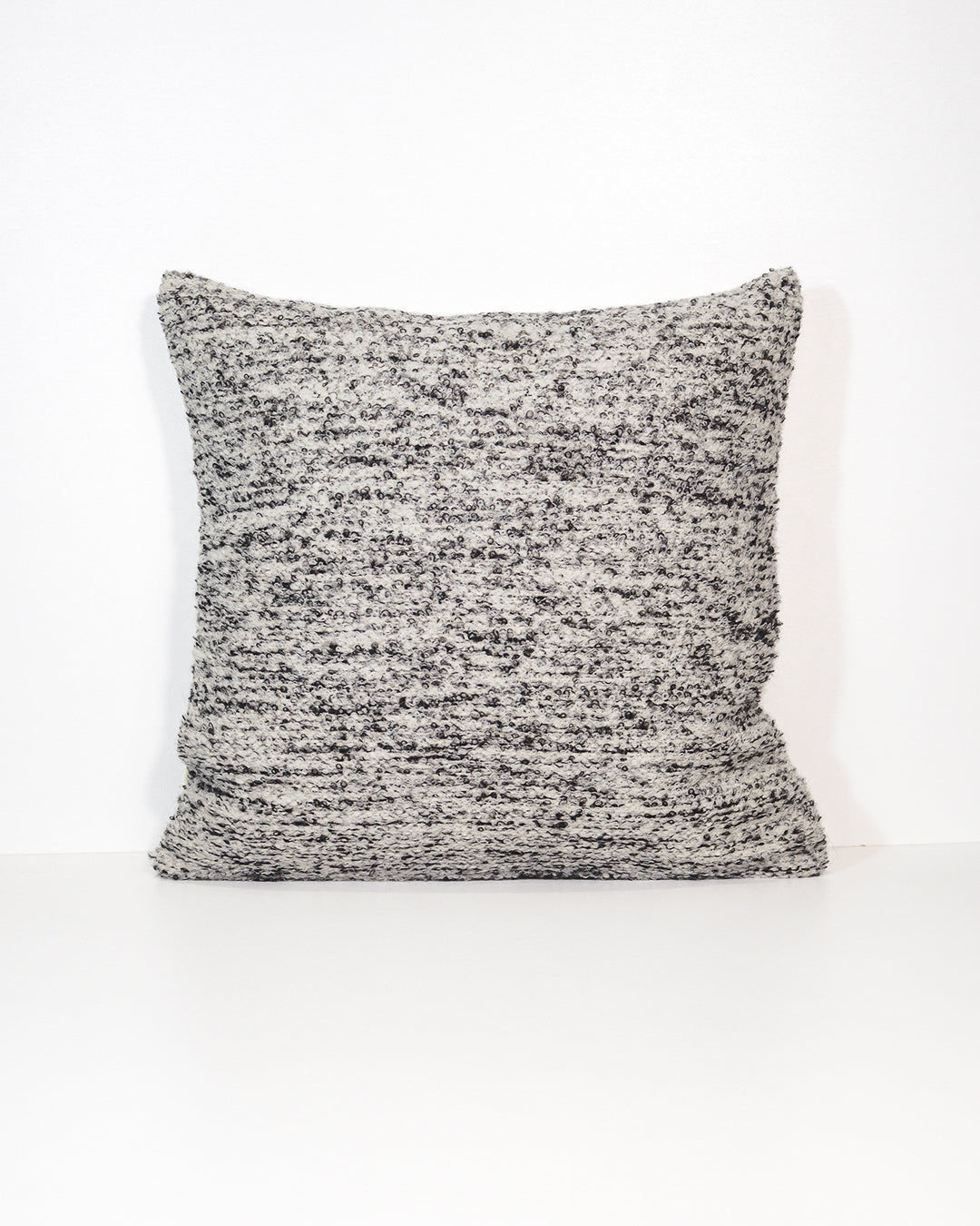 ROCOSO PILLOW - NATURAL/BLACK
