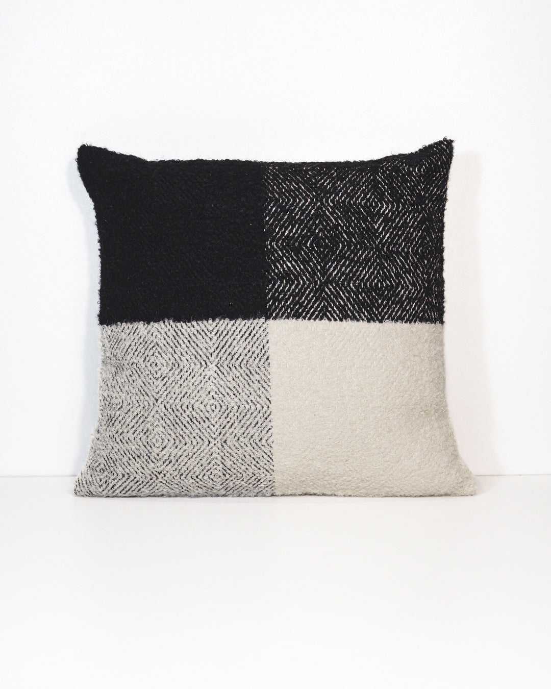 TESORO PILLOW - NATURAL/BLACK