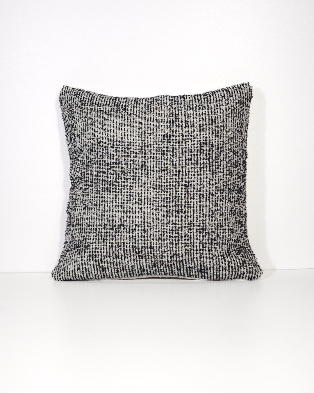 TEXTURA PILLOW - NATURAL/BLACK